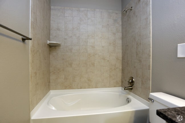 1BR, 1BA - 900 SF - Camden Denver West