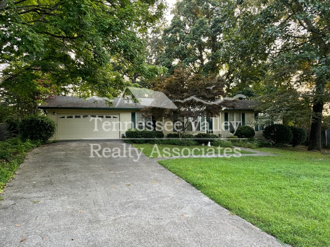 Building Photo - 1622 Colonade Rd