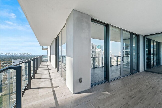 Building Photo - 88 SW 7th St