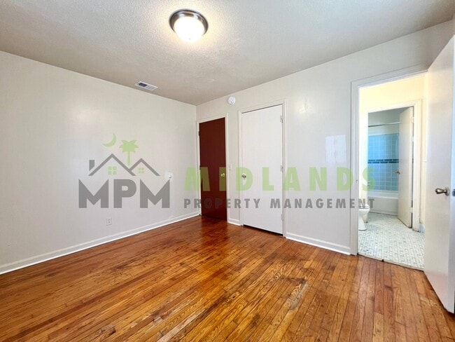 Building Photo - 1205 Faraway Dr