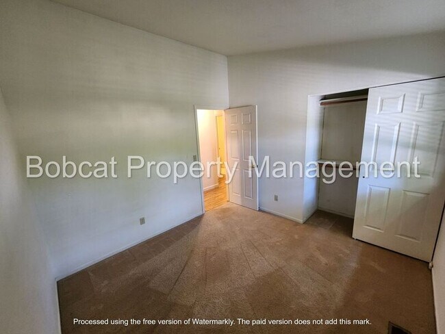 Building Photo - 1740 Cedarwood Dr