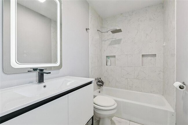 Building Photo - 1536 Redwood Dr