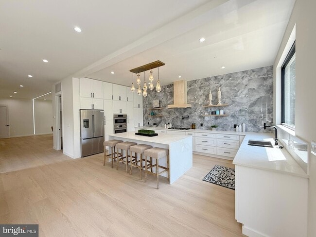 Building Photo - 8908 Mohawk Ln