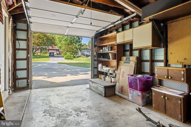 Building Photo - 422 Lee Ave