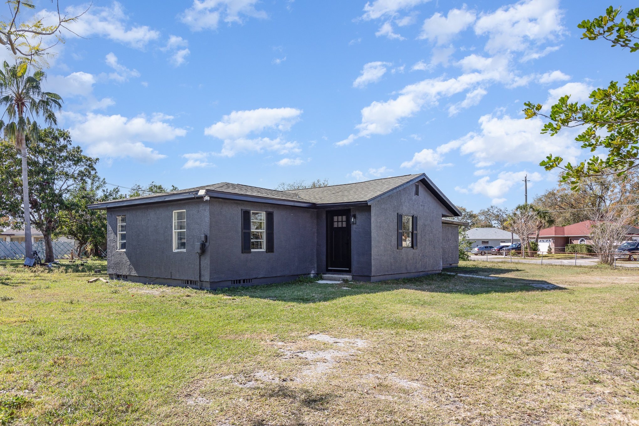 Building Photo - 733 Tarpon Ave