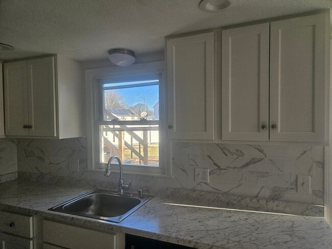 Building Photo - 23 Sussex St