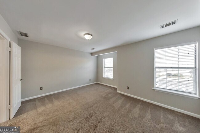 Building Photo - 2045 Fairways Ct