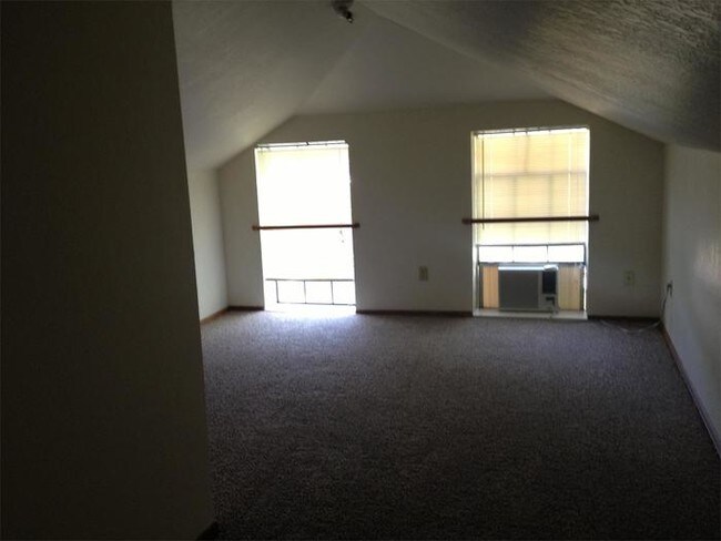 Building Photo - 408 Walnut St