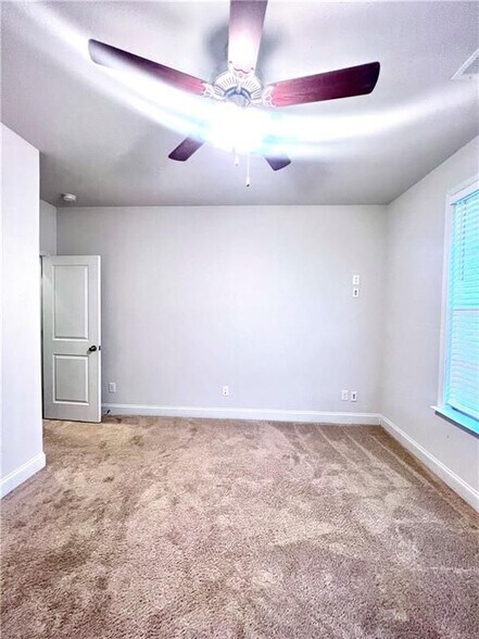 Building Photo - 2464 Pinnae Pl