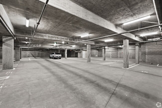 Building Photo - HUGE Studio - 412