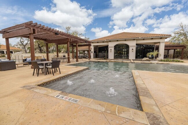 Building Photo - 5511 Pecan Spgs Rd