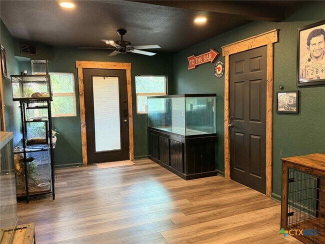 Building Photo - 7255 Woodlake Cir