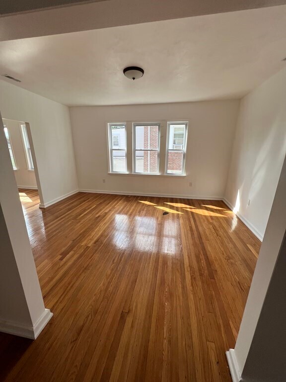 Building Photo - 40 Tennis Rd