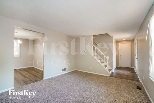 Building Photo - 815 Mcdonell Dr