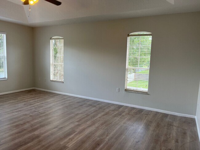 Building Photo - 820 Stone Chapel Ct