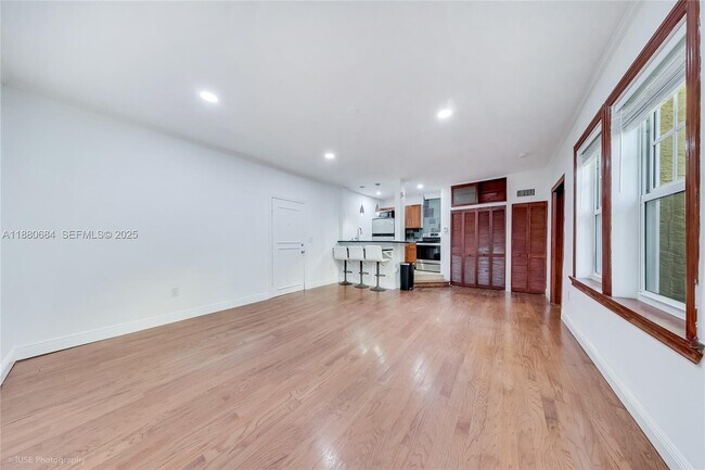 Building Photo - 536 14th St