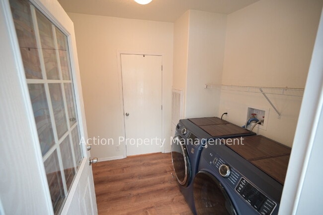 Building Photo - 3 bed 2 bath home in Monterra, a 55+ community between Sequim and Port Angeles