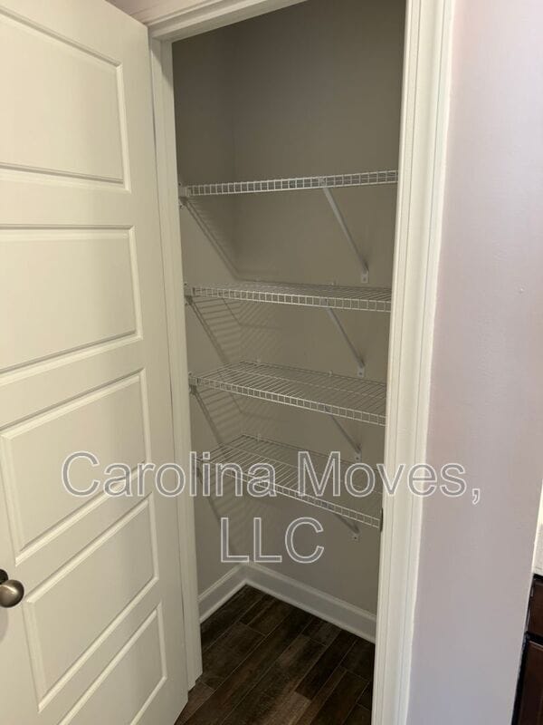 Building Photo - 206 Telford Dr