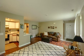Building Photo - 42551 Lilley Pointe Dr