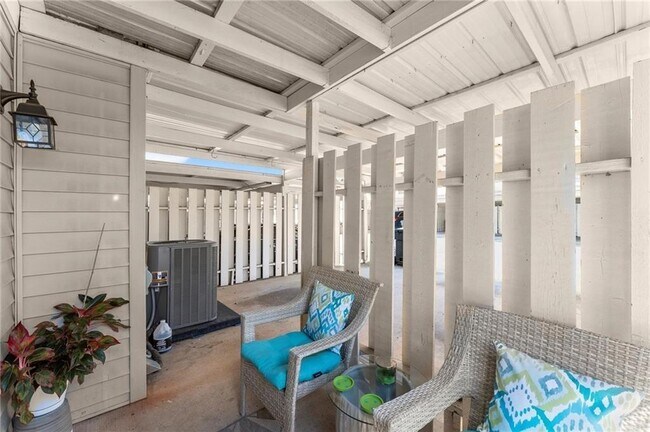 Building Photo - 218 Mill Creek Pl