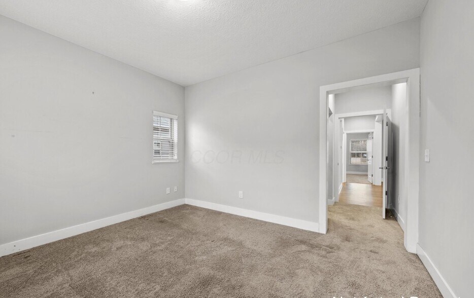 Building Photo - 6797 Rolfe Ave