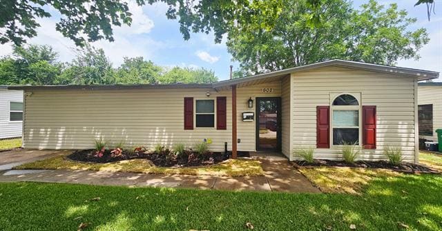 Primary Photo - 902 Jardin Dr