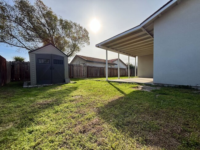 Building Photo - Beautifully Renovated 4-Bedroom Home on a ...