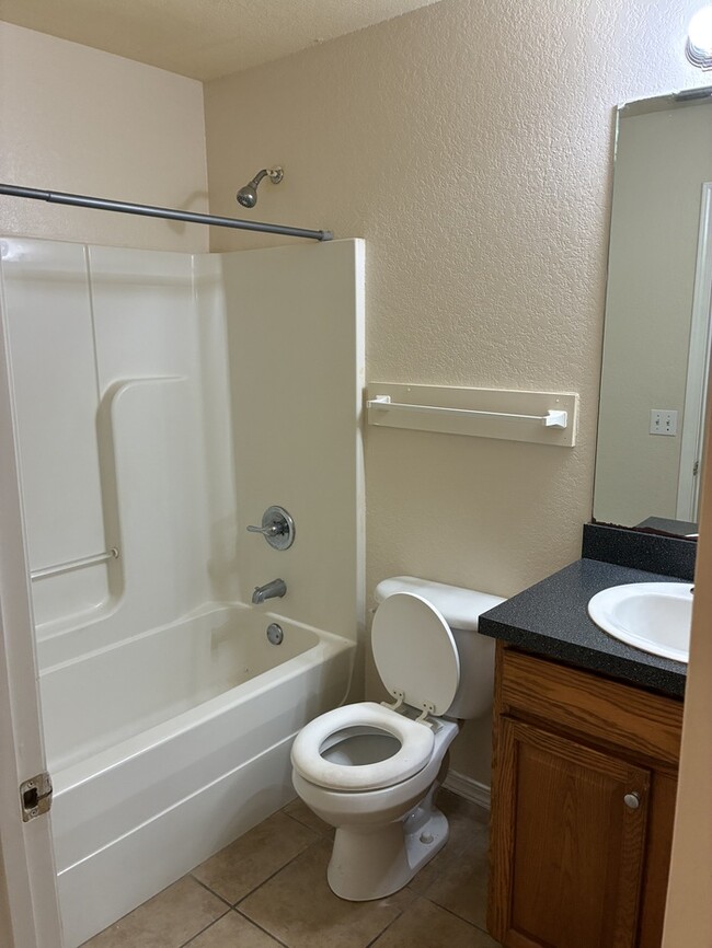 Building Photo - Beautiful 3/2 House in Bay St. Louis