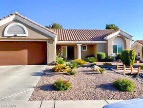 Building Photo - 9628 Blue Bell Dr