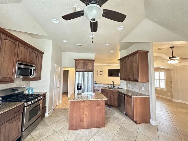 Building Photo - 1526 Waterside Village Drive