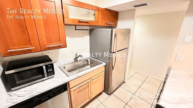 Building Photo - 3280 S Semoran Blvd