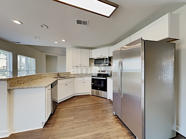 Building Photo - 1838 Oak Springs Dr