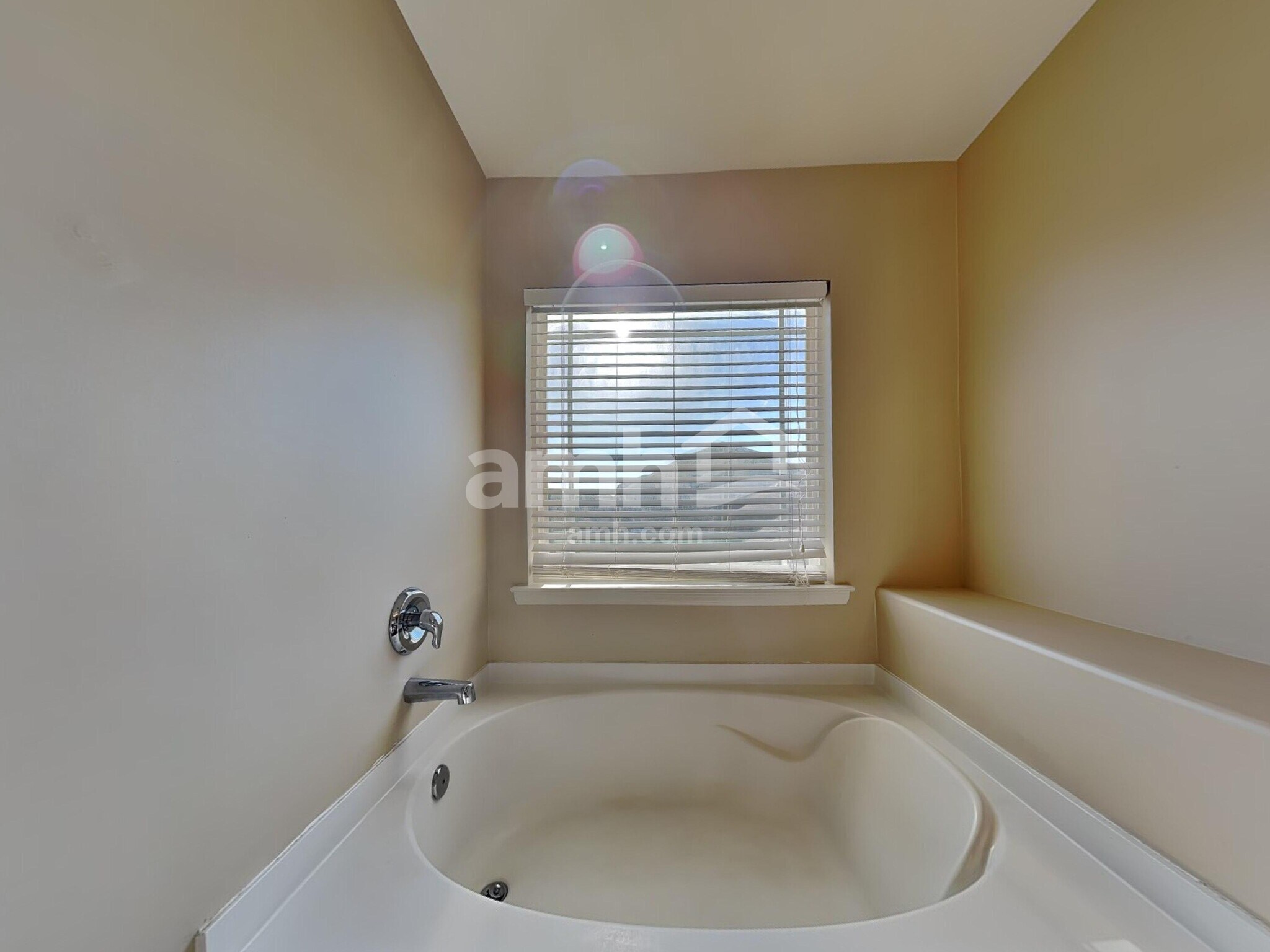 Building Photo - 170 Lake Pointe Dr