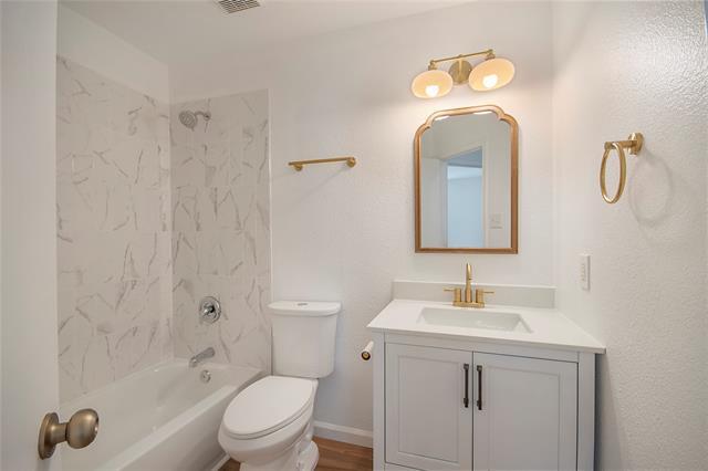 Building Photo - 1618 Pin Oak Trail