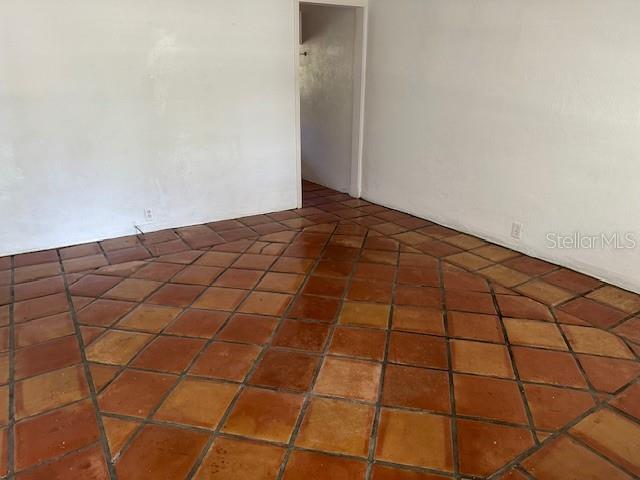 Building Photo - 2120 E Washington St