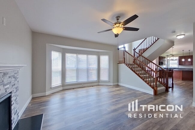 Building Photo - 218 Roxbury Dr