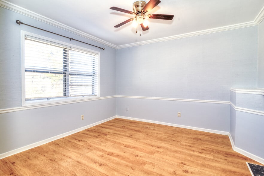 Guest bedroom - 6851 Roswell Rd