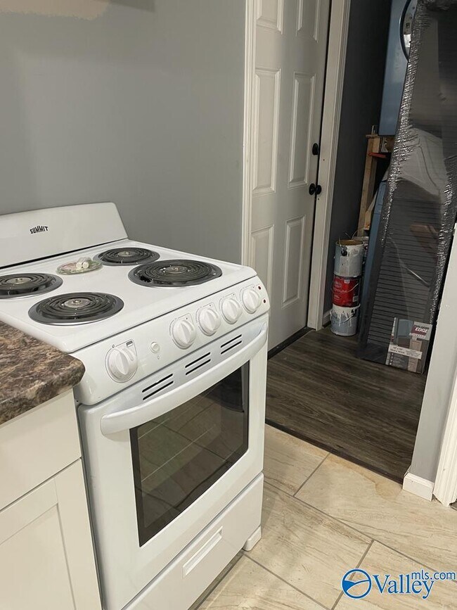 Building Photo - 2108 Pulaski Pike NW