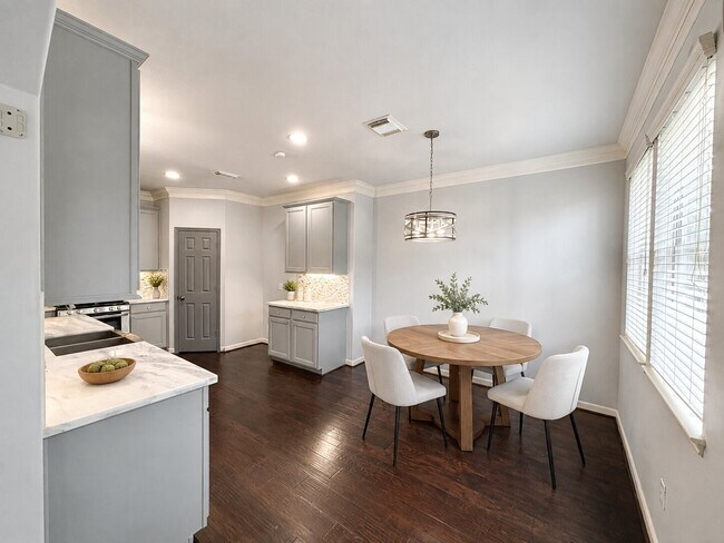 Building Photo - 16935 Jelly Park Stone Dr