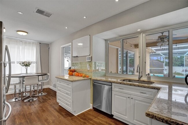 Building Photo - 2101 N 52nd Ave