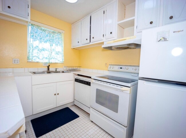 Building Photo - 3240 Ridge Hill Rd