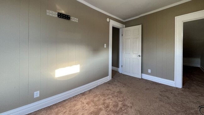 Building Photo - 2744 5th Ave