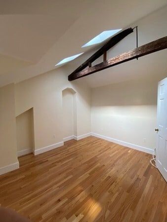 Building Photo - 58 Temple St