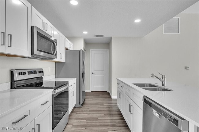 Building Photo - 412 NE 25th St