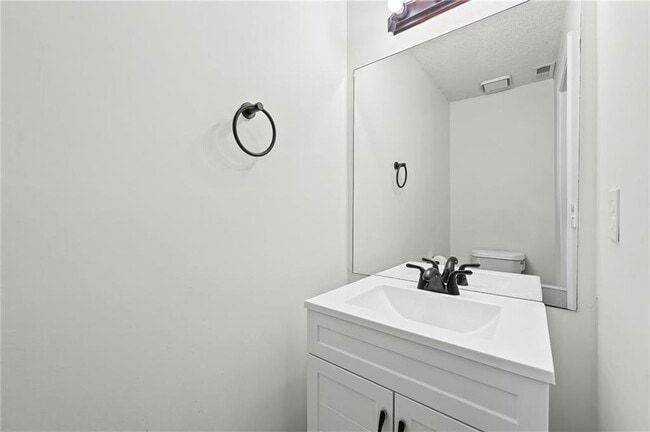 Building Photo - 579 Northridge Crossing Dr