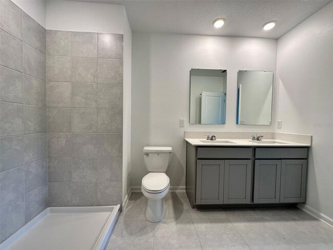 Building Photo - 335 Loch Ct