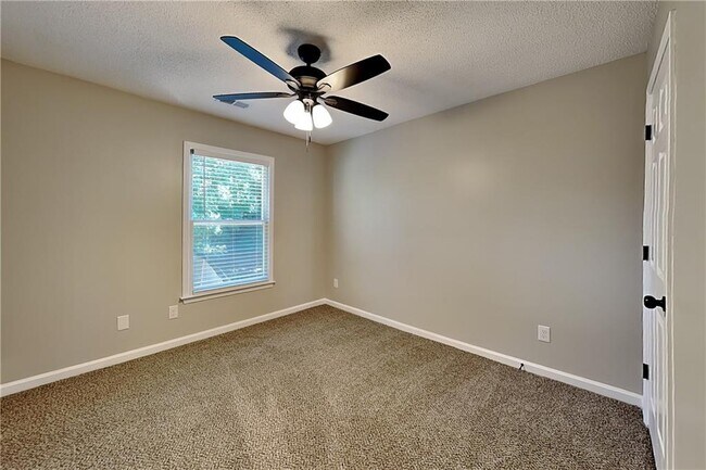 Building Photo - 3705 Patterstone Dr