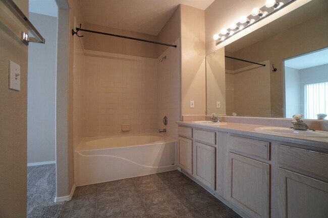 Building Photo - 3895 Strawberry Field Grove