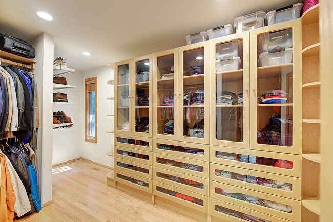Building Photo - 4bd/3ba Sammamish House