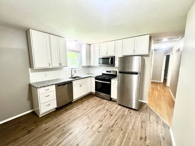 Building Photo - Charming 3 Bedroom Home in Florissant – Pr...